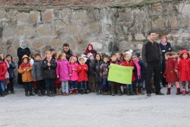 Bitlis’teki minik öğrencilere yangın tatbikatı yapıldı