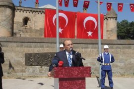 Bitlis'in Düşman İşgalinden Kurtuluşunun 102. Yıl Dönümü törenle kutlandı