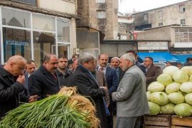 Vali Ahmet Çınar, Bitlis’teki esnafları ziyaret etti