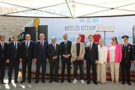 Bitlis’te Gençlik Festivali ve Kitap Fuarı Başladı