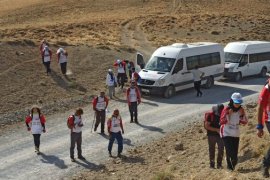 Nemrut Kalderası’nda Çanak Yürüyüşü Düzenlendi