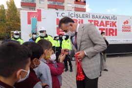Bitlis’e Mobil Trafik Eğitim Tır’ı Geldi