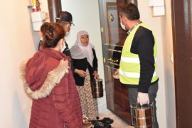 Bitlis'te evden çıkmayanlara belediyeden yemek servisi