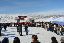 Bitlis Eren Üniversitesi'nde '5. Kar Festivali' Düzenlendi