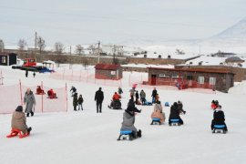 Kadınlara Yönelik Kayak Etkinliği Düzenlendi
