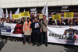 İsrail’i Protesto Eden Vatandaşlar Filistinliler İçin Dua Okudu