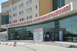 Tatvan'da Saat Pili Yutan 3 Yaşındaki Çocuk Sağlığına Kavuştu