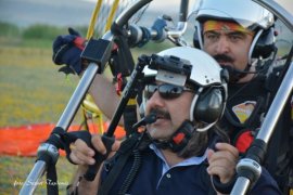 İranlı paraşütçüler Bitlis’in güzelliğine hayran kaldı