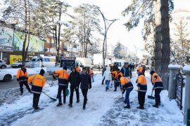 Tatvan'da Karla Mücadele Çalışmaları Sürüyor