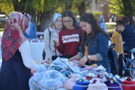 Bitlisli kadınlar Tatvan’da kermes düzenledi