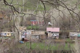 Bitlis'te yeni yollar yapılıyor