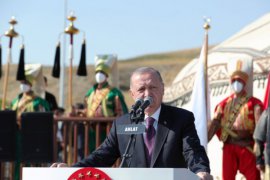 Cumhurbaşkanı Erdoğan, Ahlat’taki Malazgirt Zaferi Kutlamalarına Katıldı