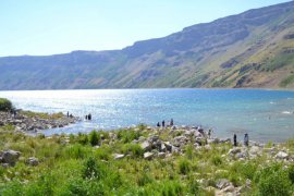 Nemrut Kalderası Beton Yapılardan Kurtuluyor