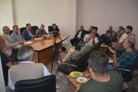 Tatvan Belediyesi'nde basın toplantısı düzenlendi