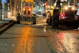 Tatvan’da Geceli Gündüzlü Kar Temizleme Çalışmaları Sürüyor
