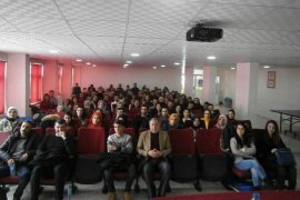 Kaymakam Özkan aday öğretmenlerin seminerine katıldı