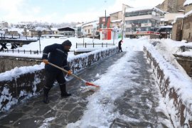 Bitlis'te Karla Mücadele Çalışmaları Sürüyor