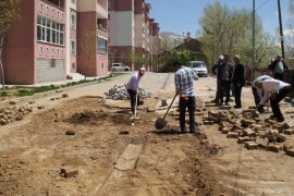 Bitlis’te kaldırım çalışmalarına başlandı