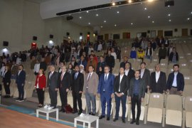 Bitlis’te ‘Uluslararası İlişkiler Zirvesi’ Konulu Panel Düzenlendi
