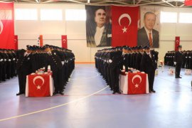 Bitlis’te Polis Adaylarının Mezuniyet Sevinci