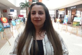 Liseli Öğrencilerin Resim Sergisine Yoğun İlgi