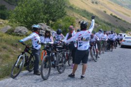 Bitlis Nemrut’tan, Adıyaman Nemrut’a Bisiklet Turu Düzenlendi