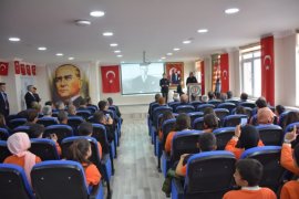 Tatvan’da ‘10 Kasım Atatürk'ü Anma Günü’ Programı Düzenlendi