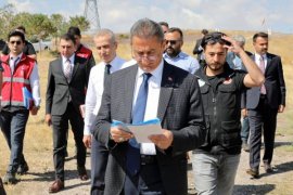 Vali Karaömeroğlu, Ahlat’ta Yapılacak TOKİ Konutlarının Yerini İnceledi