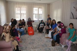 Tatvan’daki Gönül Elçileri Bitlis’teki sevgi evlerini ziyaret etti