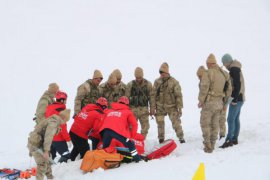 Bitlis’te Nefesleri Kesen Çığ Tatbikatı Yapıldı