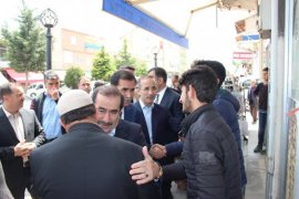 AK Parti Bitlis milletvekili adayları Ahlat’ı ziyaret etti