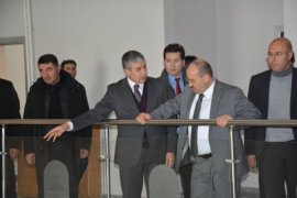 Vali Ustaoğlu ile Kaymakam Özkan Tatvan Belediyesi’ni ziyaret etti