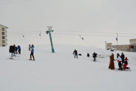 Bitlis'te ‘Kayak Şenliği’ Düzenlendi