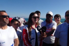 Van Gölü İçin Yürüyen Kadınlar ile Aktivistler Adilcevaz’a Ulaştı