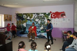 Bitlis Belediyesi köy çocuklarını tiyatro ile buluşturdu