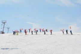Bitlis Eren Üniversitesi'nde '5. Kar Festivali' Düzenlendi