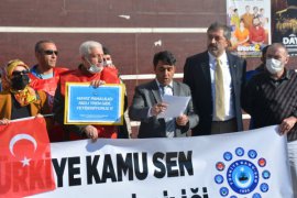 Kamu-Sen Bitlis Temsilciliği Tatvan’da basın açıklaması yaptı