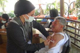 Tatvan’daki Bayramlaşma Programı Aşı İle Taçlandırıldı