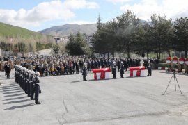 Bitlis’te şehit olan askerler için tören düzenlendi