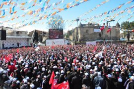 Başbakan Bitlis'e havalimanı müjdesi verdi