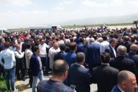 Bitlis’te AK Parti milletvekili aday tanıtım toplantısı düzenlendi