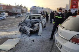 Trafik kazasında 1 kişi hayatını kaybetti 5 kişi yaralandı