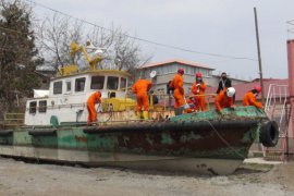 Okul Bahçesindeki Teknede Uygulamalı Eğitim