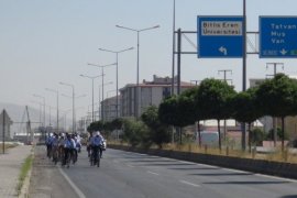 Aktivistler Kurutuluş Yıl Dönümü Dolayısıyla 30 Kilometre Pedal Çevirdiler