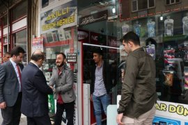 Vali Ustaoğlu Esnafı Ziyaret Edip Sorunlarını Bizzat Dinledi