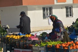 Tatvan’daki Perşembe Pazarına Vatandaşlar İlgi Gösteriyor