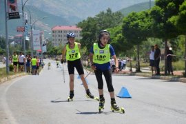 Tatvan’da Tekerlekli Kayak Türkiye Şampiyonası yapıldı