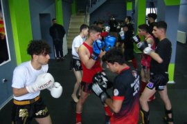 Muay Thai Gecesi’ne Katılacak Sporcular Tatvan’da Kampa Girdi