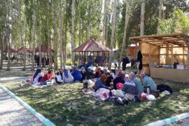 Bitlis Belediyesi kadınlara özel gezi düzenledi
