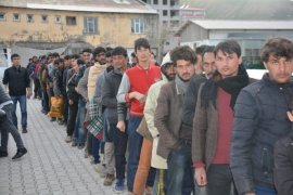 Ramazan’da mültecilere hayırsever vatandaşlar tarafından iftar ikramı